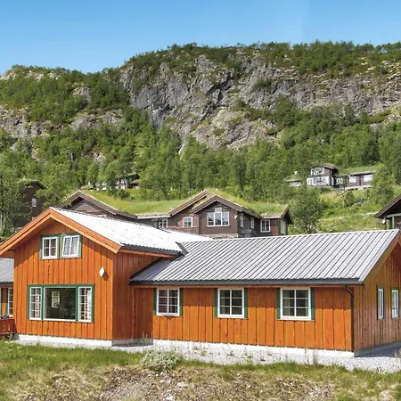 Holiday home Skarsnuten *